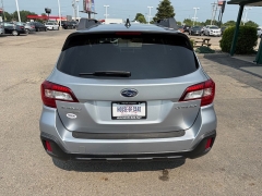 Used 2019  Subaru Outback 4d SUV 2&period;5i Premium at House of Carz near Rochester&comma; IN