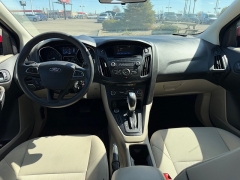 Used 2016  Ford Focus 4d Sedan SE at House of Carz near Rochester&comma; IN