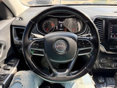 Used 2021  Jeep Cherokee Latitude Lux 4x4 at House of Carz near Rochester&comma; IN