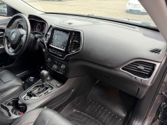 Used 2019  Jeep Cherokee 4d SUV 4WD Limited 3&period;2L at House of Carz near Rochester&comma; IN