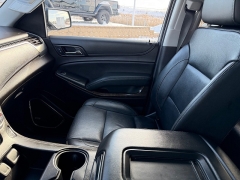 Used 2019  Chevrolet Suburban 4d SUV 4WD LT at House of Carz near Rochester&comma; IN