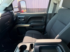 Used 2018  Chevrolet Silverado 1500 4WD Crew Cab LT at House of Carz near Rochester, IN