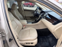 Used 2017  Ford Taurus 4d Sedan FWD Limited V6 at House of Carz near Rochester&comma; IN