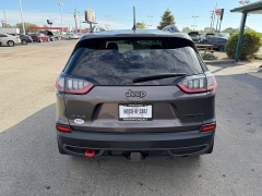 Used 2019  Jeep Cherokee 4d SUV 4WD Trailhawk 3.2L at House of Carz near Rochester, IN