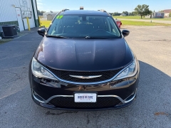Used 2017  Chrysler Pacifica 4d Wagon Touring-L at House of Carz near Rochester&comma; IN
