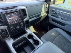 Used 2019  Ram 1500 Classic 4WD Crew Cab SLT at House of Carz near Rochester&comma; IN