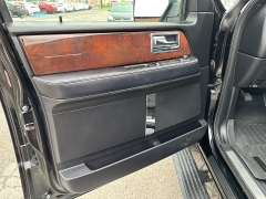 Used 2017 Lincoln Navigator L 4d SUV 4WD Select at House of Carz near Rochester, IN