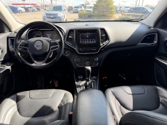 Used 2021  Jeep Cherokee Latitude Lux 4x4 at House of Carz near Rochester&comma; IN