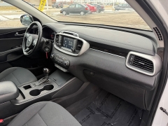 Used 2018  Kia Sorento 4d SUV AWD LX at House of Carz near Rochester&comma; IN