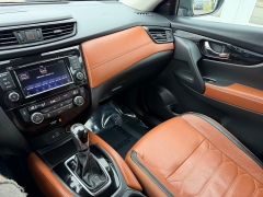 Used 2018  Nissan Rogue 4d SUV AWD SL at House of Carz near Rochester&comma; IN