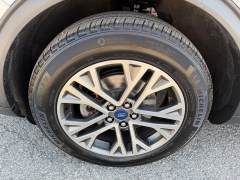 Used 2022  Ford Escape SEL AWD at House of Carz near Rochester&comma; IN