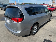 Used 2019 Chrysler Pacifica 4d Wagon Limited at House of Carz near Rochester, IN