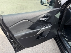 Used 2016  Jeep Cherokee 4d SUV 4WD Overland at House of Carz near Rochester, IN