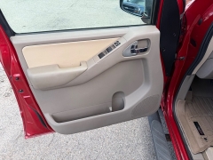 Used 2010  Nissan Frontier 4WD Crew Cab LE at House of Carz near Rochester&comma; IN