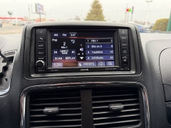 Used 2018  Dodge Grand Caravan 4d Wagon SE at House of Carz near Rochester&comma; IN