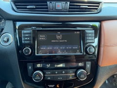 Used 2019  Nissan Rogue 4d SUV AWD SL at House of Carz near Rochester&comma; IN