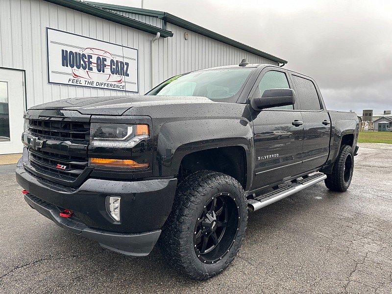 Used 2018  Chevrolet Silverado 1500 4WD Crew Cab LT Z71 at House of Carz near Rochester, IN