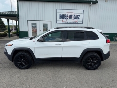 Used 2015  Jeep Cherokee 4d SUV 4WD Trailhawk V6 at House of Carz near Rochester&comma; IN