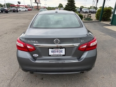 Used 2017  Nissan Altima 4d Sedan 2&period;5L SL &lpar;2017&period;5&rpar; at House of Carz near Rochester&comma; IN