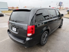 Used 2018  Dodge Grand Caravan 4d Wagon SE at House of Carz near Rochester&comma; IN