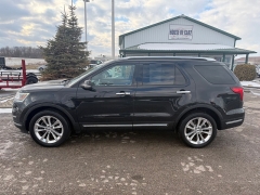 Used 2018  Ford Explorer 4d SUV 4WD Limited at House of Carz near Rochester&comma; IN