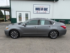 Used 2017  Nissan Altima 4d Sedan 2&period;5L SL &lpar;2017&period;5&rpar; at House of Carz near Rochester&comma; IN