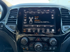 Used 2019  Jeep Grand Cherokee 4d SUV 4WD Limited V6 at House of Carz near Rochester, IN