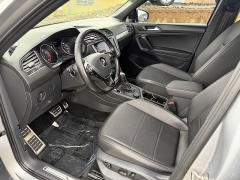 Used 2021  Volkswagen Tiguan 2&period;0T SE R-Line Black 4MOTION at House of Carz near Rochester&comma; IN
