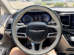 Used 2018  Chrysler Pacifica 4d Wagon Limited at House of Carz near Rochester&comma; IN
