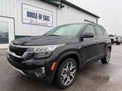  2022 Kia Seltos SX DCT AWD at House of Carz near Rochester&comma; IN