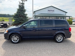 Used 2016  Dodge Grand Caravan 4dr Wgn SXT at House of Carz near Rochester&comma; IN