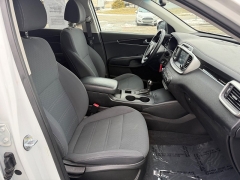 Used 2018  Kia Sorento 4d SUV AWD LX at House of Carz near Rochester&comma; IN