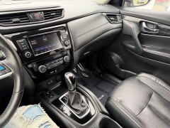 Used 2019  Nissan Rogue 4d SUV AWD SL at House of Carz near Rochester&comma; IN