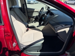 Used 2016  Ford Focus 4d Sedan SE at House of Carz near Rochester&comma; IN