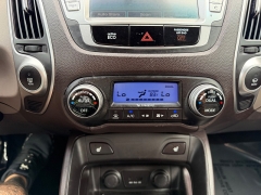 Used 2012  Hyundai Tucson 4d SUV FWD Limited at House of Carz near Rochester&comma; IN