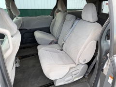 Used 2018  Toyota Sienna 4d Wagon LE 7-Pass w&sol;Auto Access Seat at House of Carz near Rochester&comma; IN