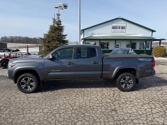 Used 2016  Toyota Tacoma 4WD Double Cab SR5 Long Bed at House of Carz near Rochester&comma; IN