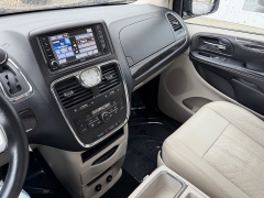 Used 2016  Chrysler Town & Country 4d Wagon Touring L at House of Carz near Rochester&comma; IN