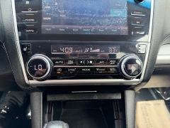 Used 2019  Subaru Outback 4d SUV 2&period;5i Premium at House of Carz near Rochester&comma; IN