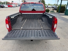 Used 2010  Nissan Frontier 4WD Crew Cab LE at House of Carz near Rochester&comma; IN