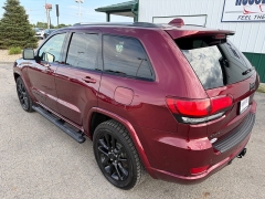 Used 2020  Jeep Grand Cherokee 4d SUV 4WD Laredo Altitude at House of Carz near Rochester&comma; IN