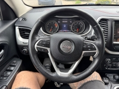 Used 2016  Jeep Cherokee 4d SUV 4WD Trailhawk V6 at House of Carz near Rochester&comma; IN