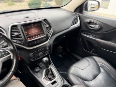 Used 2016  Jeep Cherokee 4d SUV 4WD Trailhawk V6 at House of Carz near Rochester, IN