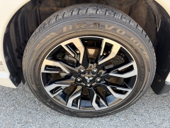 Used 2018  Mitsubishi Outlander Plug-In Hybrid 4d SUV AWC SEL at House of Carz near Rochester&comma; IN