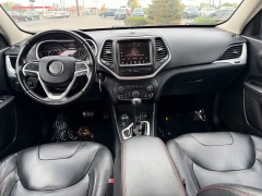 Used 2016  Jeep Cherokee 4d SUV 4WD Trailhawk V6 at House of Carz near Rochester, IN