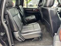 Used 2017 Lincoln Navigator L 4d SUV 4WD Select at House of Carz near Rochester, IN