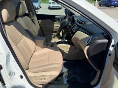 Used 2016  Nissan Rogue 4d SUV AWD SL at House of Carz near Rochester&comma; IN