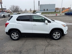 Used 2020  Chevrolet Trax 4d SUV AWD LT at House of Carz near Rochester&comma; IN