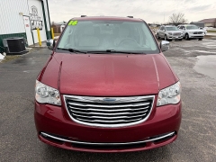Used 2016  Chrysler Town & Country 4d Wagon Touring L at House of Carz near Rochester&comma; IN
