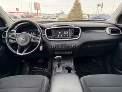 Used 2018  Kia Sorento 4d SUV AWD LX at House of Carz near Rochester&comma; IN